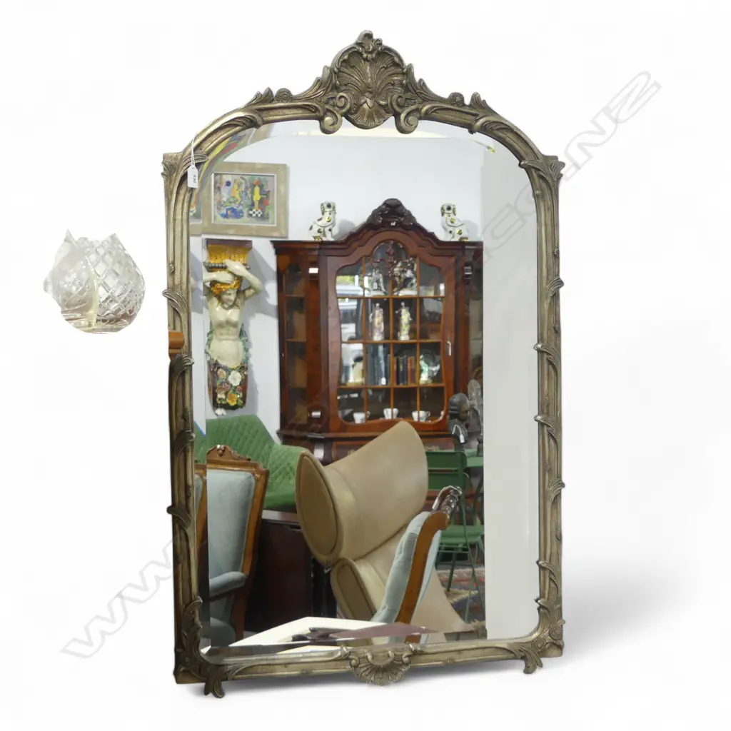 ANTIQUE STYLE MIRROR 1090x680mm Image 1++