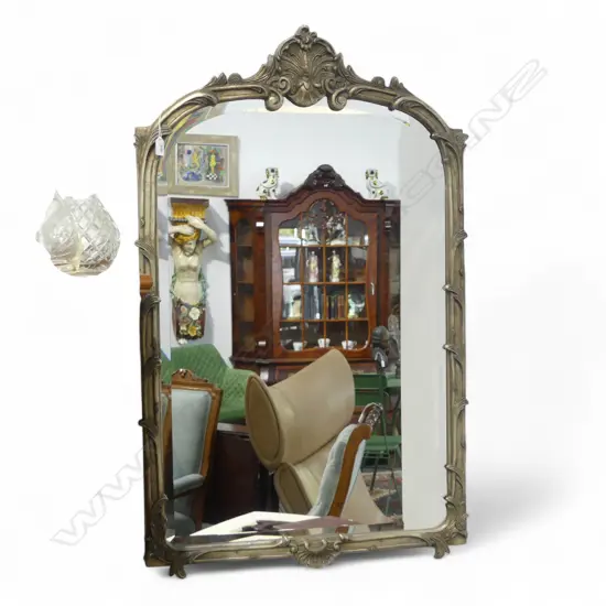 ANTIQUE STYLE MIRROR 1090x680mm