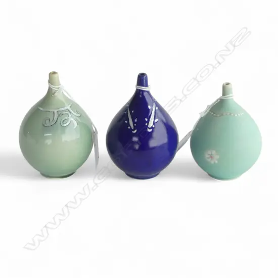 3 KEUM SUN LEE SML VASES, BLUE & PALE GREEN, H.90mm
