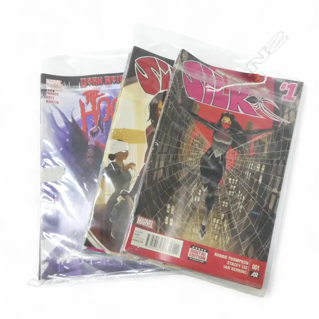 12 'SILK' COMIC ISSUES (2 COMPLETE SERIES) + 5 'DARK REIGN - THE HOOD' complete series Image 1++