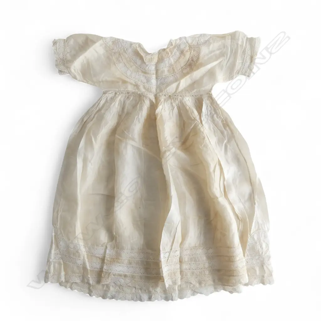 ANTIQUE SILK CHILDS DRESS Image 1++