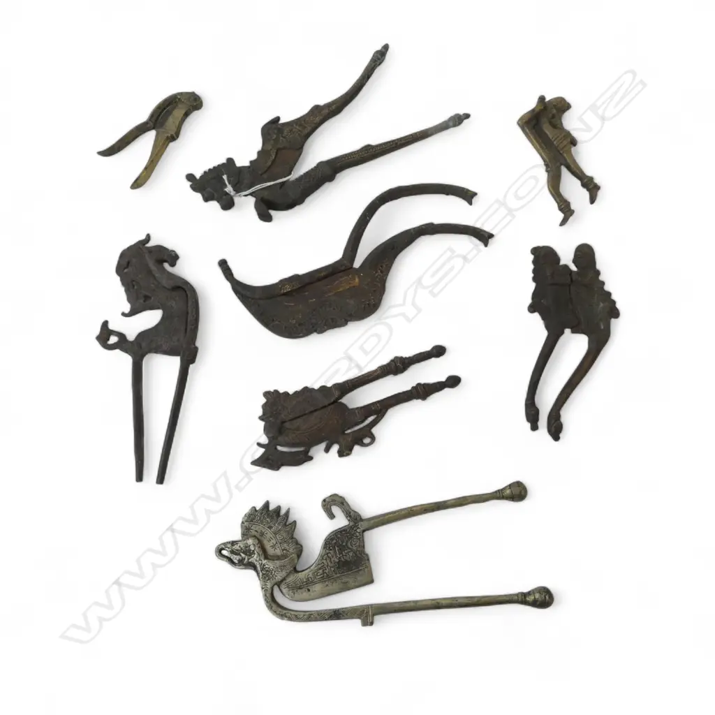 8 INDONESIAN METAL BETEL NUT CUTTERS L.215mm Image 1++