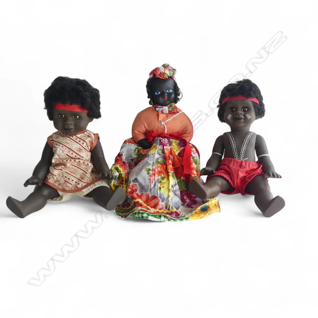 3 VINTAGE DOLLS: 2 ABORIGINAL + 2 IN 1 DOLL with reversable skirt Image 1++