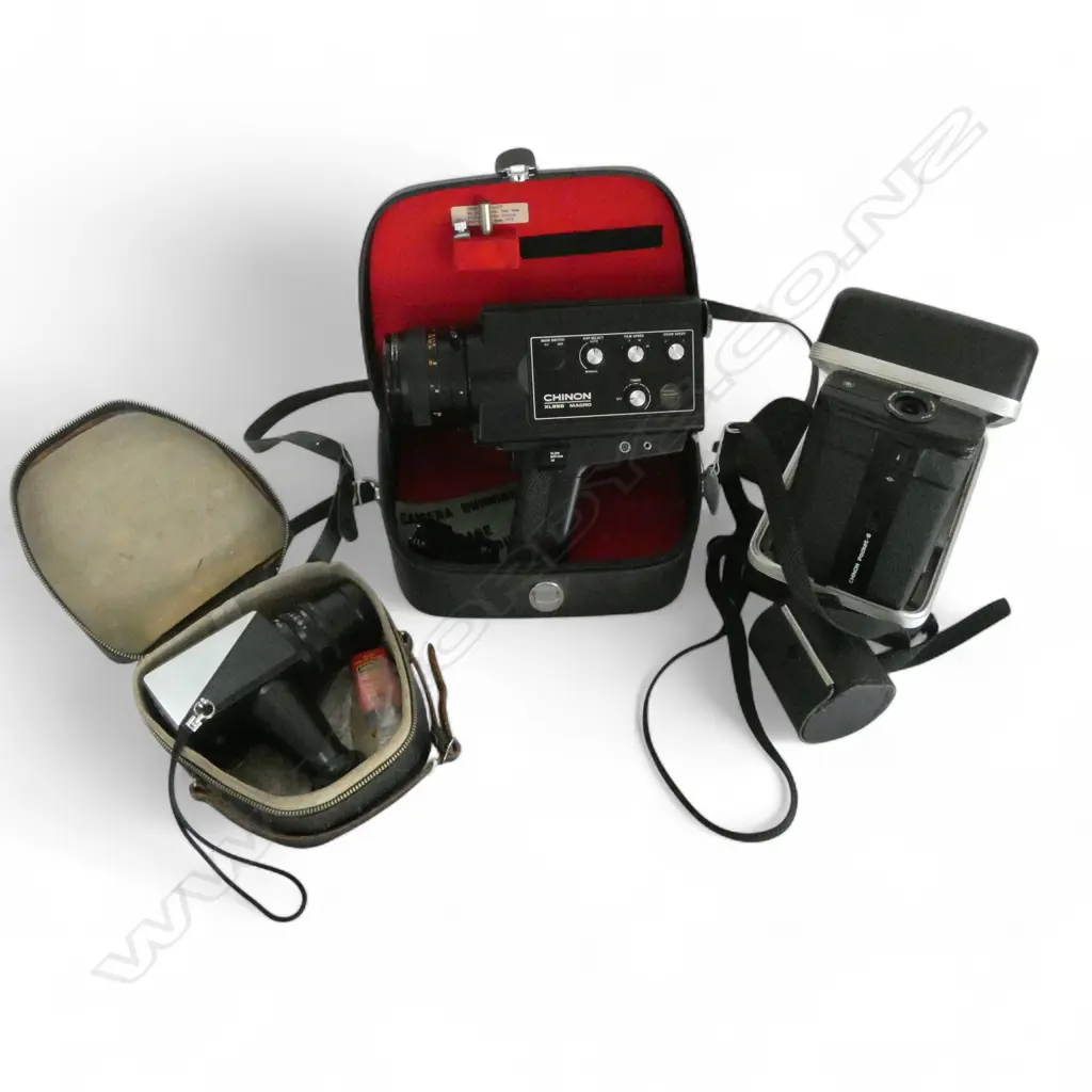 3 VINTAGE CASED CAMERAS; ASAHI PENTAC SPOT, CHINON XL555 & CHINON POCKET-8 Image 1++