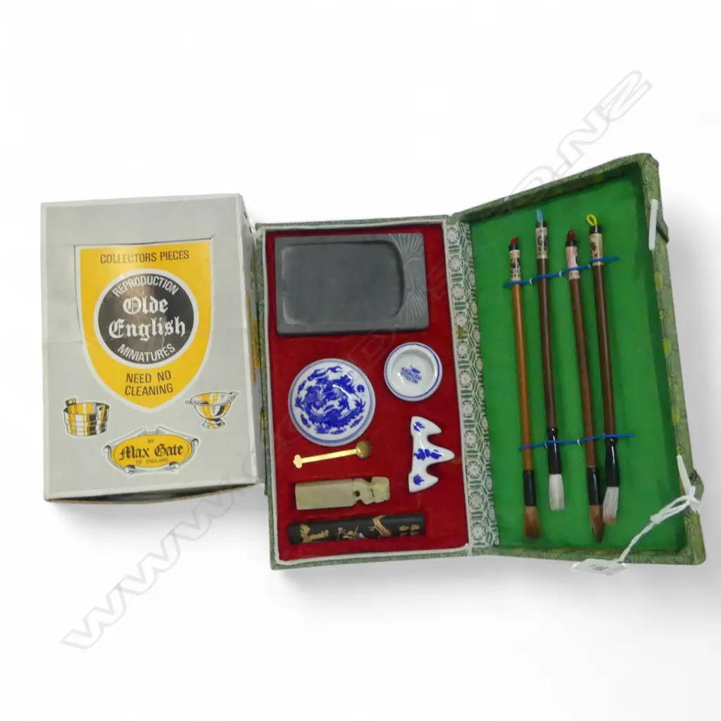  CHINESE CALLIGRAPHY SET + BOXED OLDE ENGLISH MINIATURES SET Image 1++