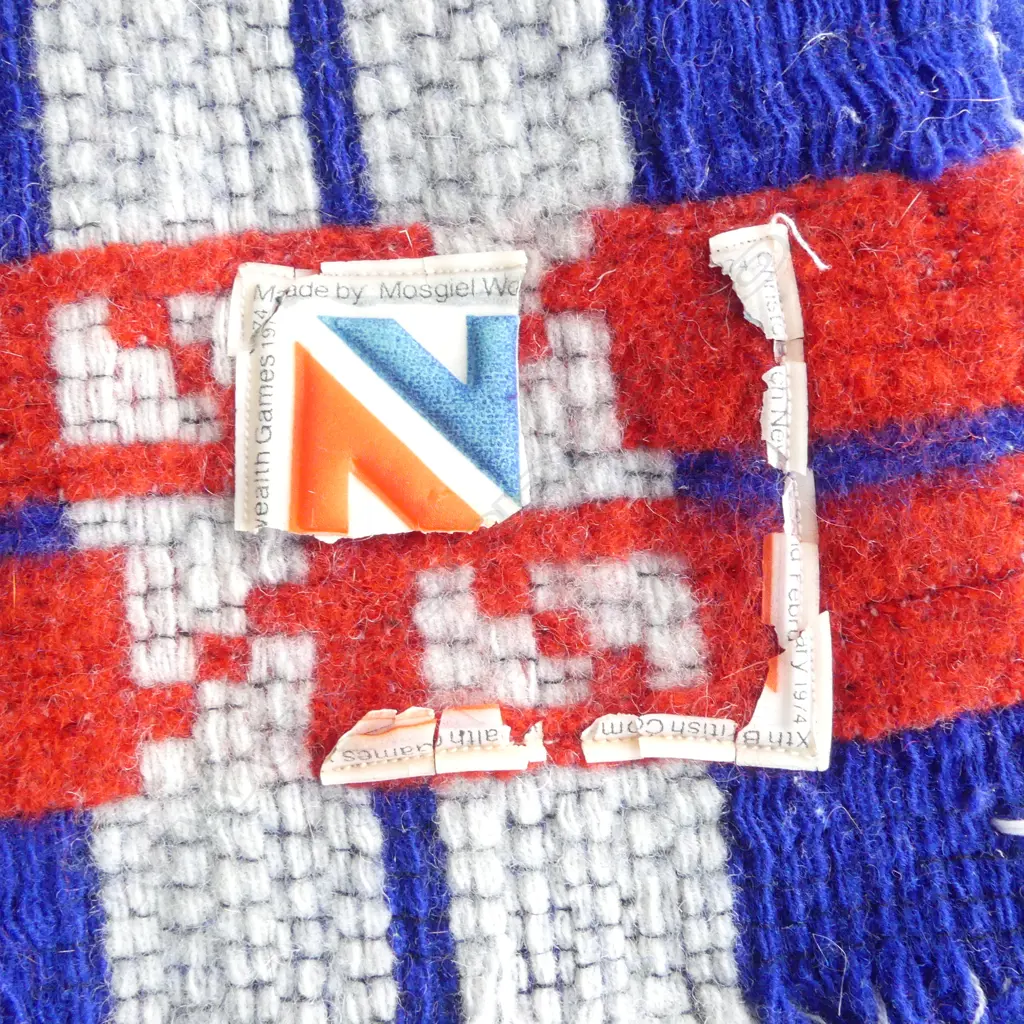 RARE NZ MADE 1974 'COMMONWEALTH GAMES' BLANKET monogrammed  label distressed  Image 1++