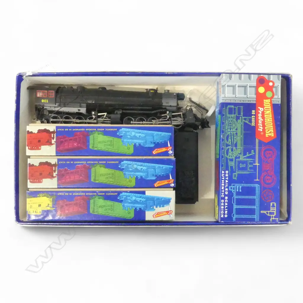 HO SCALE VIRGINIAN ENGINE TENDER & 5 BOXED CARRIAGES Image 1++