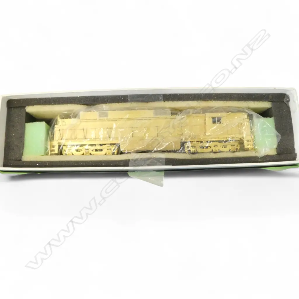 HO GAUGE VIRGINIAN EL-C ELECTRIC ENGINE & BOXED TRESTLE BRIDGE SET Image 1++