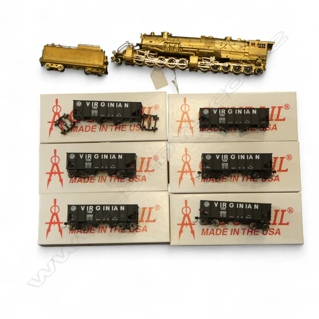 HO SCALE BRASS ELECTRIC ENGINE TENDER & 6 BOXED CARRIAGES Image 1++