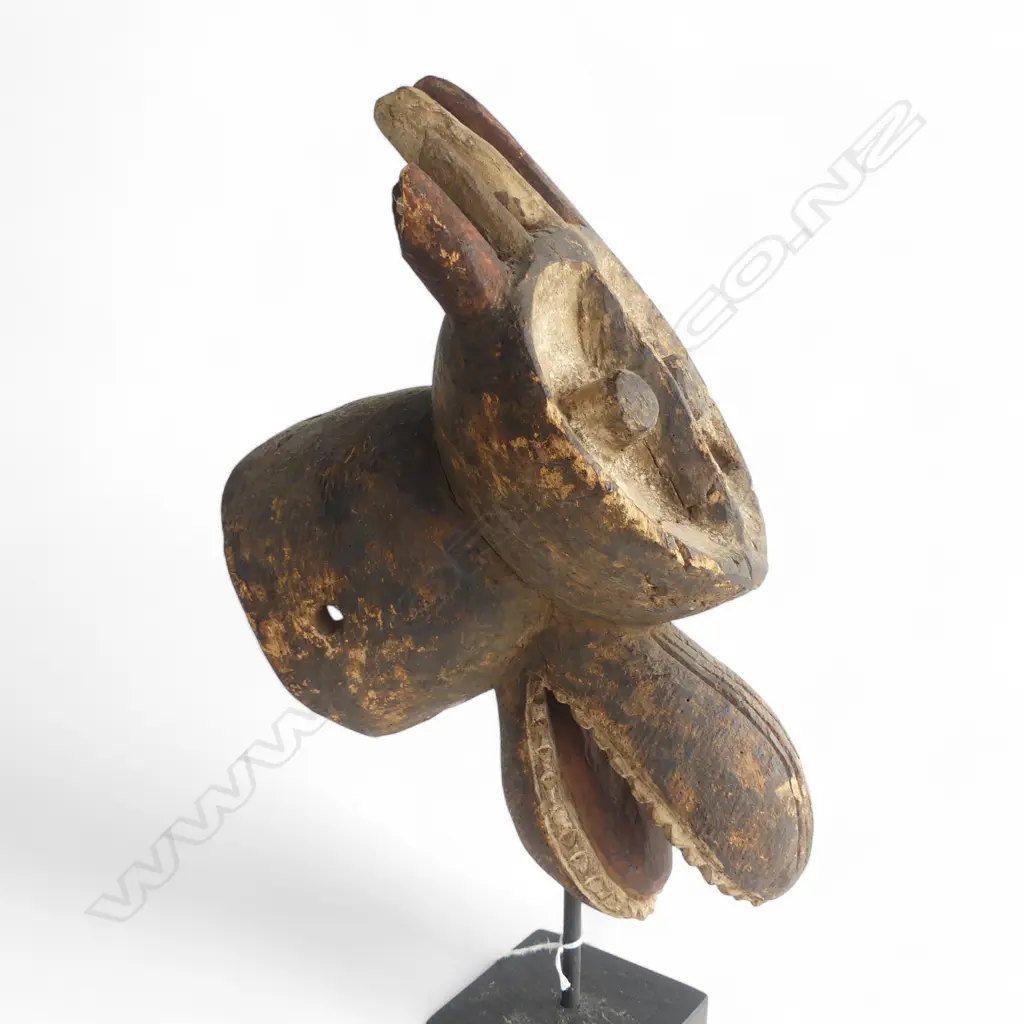 TRIBAL ANIMAL CARVING ON STAND H.530mm Image 1++