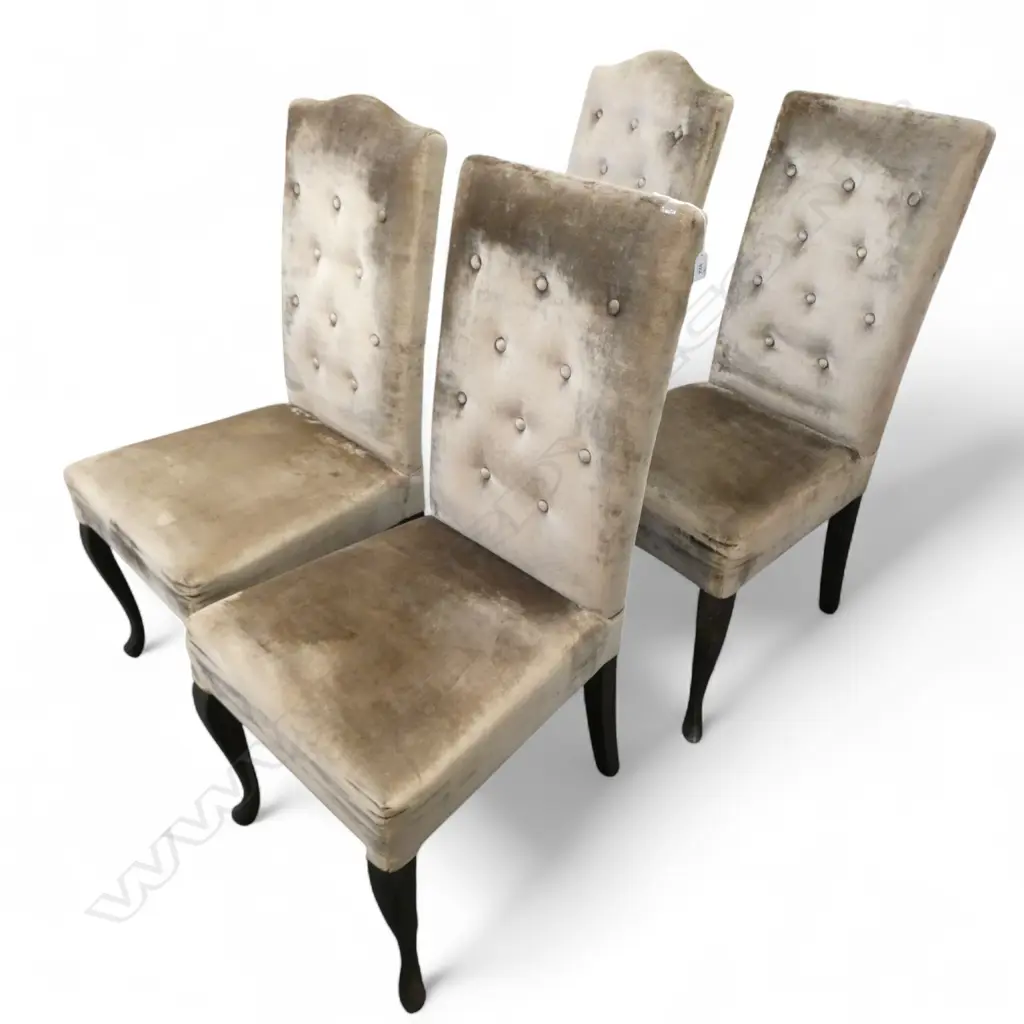 4 BUTTON BACK VELVET DINING CHAIRS Image 1++