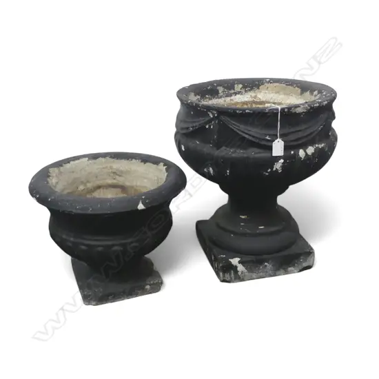2 BLACK PAINTED CONCRETE GARDEN URN POTS H.480mm