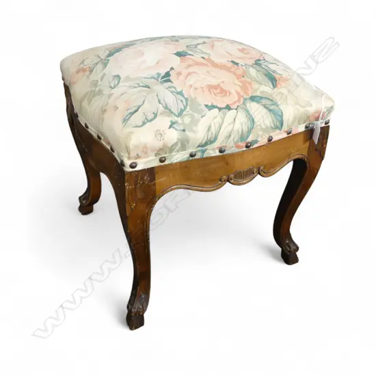 STOOL w. CHINTZ UPHOLSTERY - BORER