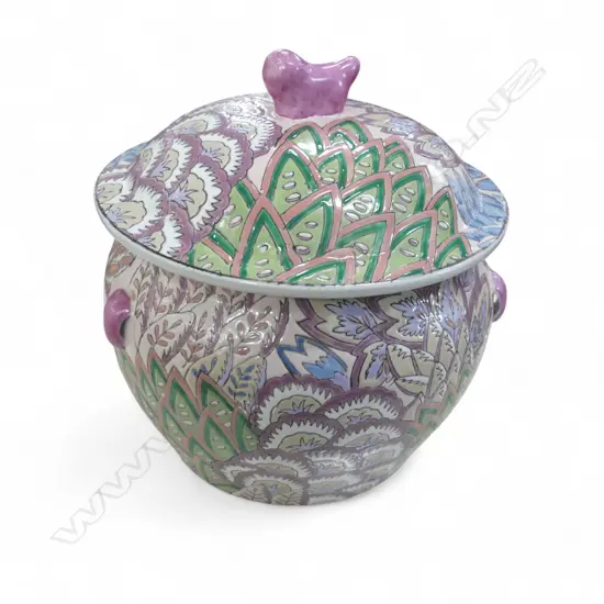 CHINESE LIDDED JAR H.250mm