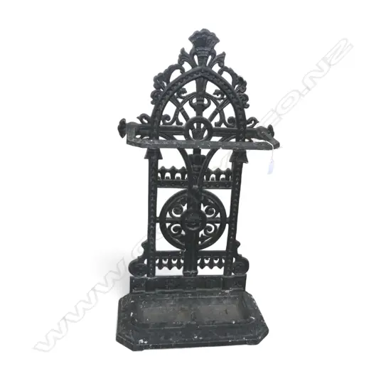 BLACK PAINTED ALUMINIUM VICTORIAN STYLE UMBRELLA STAND H.790mm