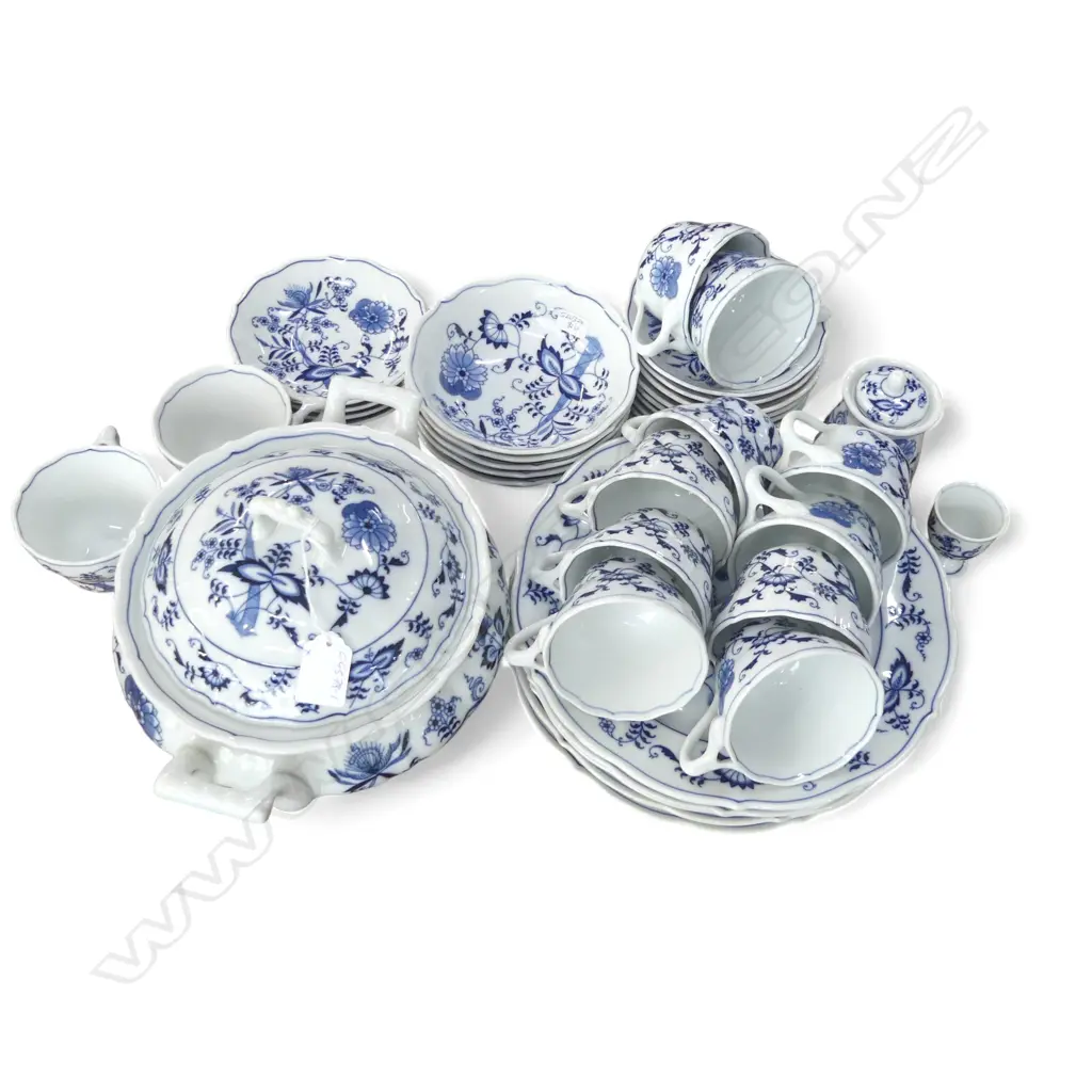 BLUE DANUBE PART DINNER SET Image 1++