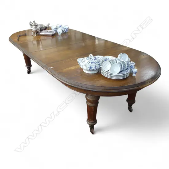 VICTORIAN OAK D-END DINING TABLE w. 2 LEAVES & CRANK 2730x1245x735mm (MAX SIZE)