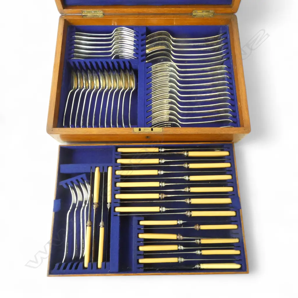 CUTLERY CANTEEN (KNIVES w. RUST) W.440mm Image 1++