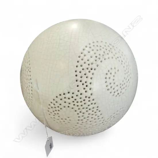 CLAUDIA JAFFE POTTERY LIGHT SHADE w. FITTINGS H.270mm