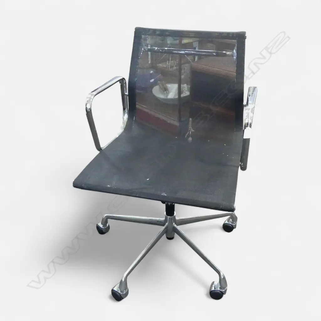 EAMES STYLE OFFICE CHAIR  Image 1++