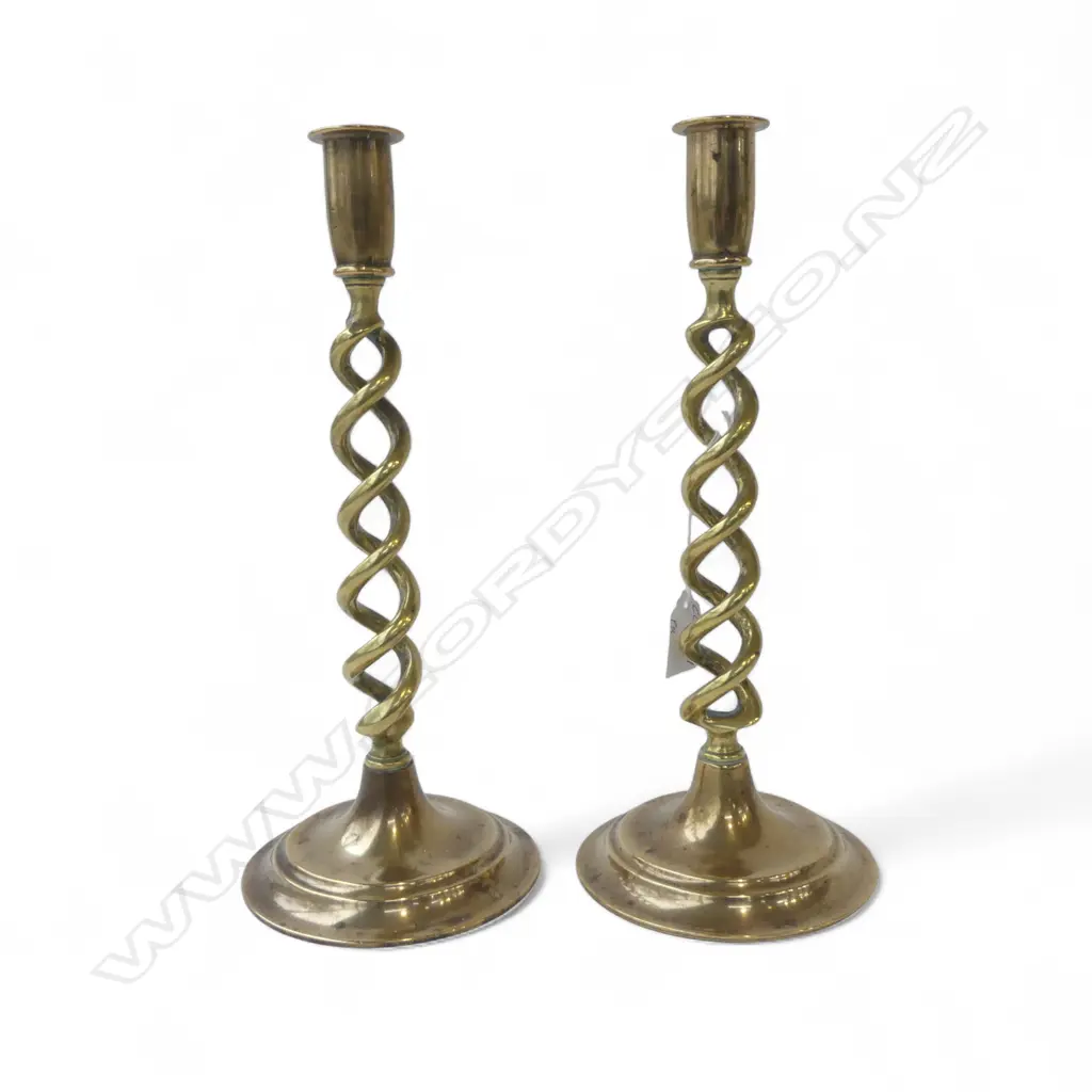 PR BRASS BARLEY TWIST CANDLESTICKS, H.300mm Image 1++