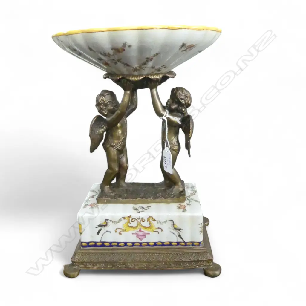 A WONG LEE CENTREPIECE - DISH SUPPORTED BY TWO GILT CHERUBS 335mm (H) Image 1++