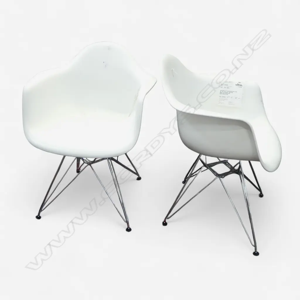 VITRA EAMES DAX ARMCHAIR - MADE IN GERMANY, AS NEW Image 1++