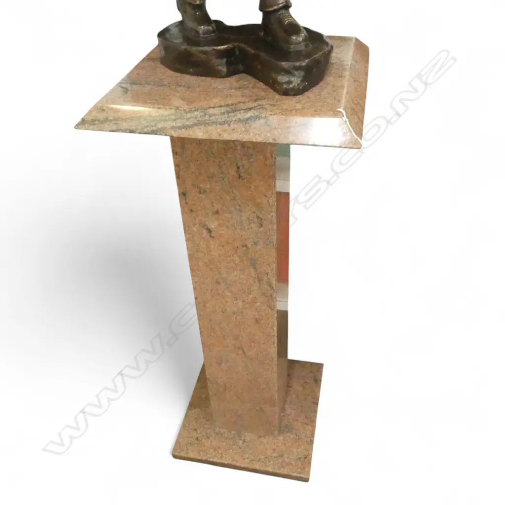 MARBLE PLINTH 375x375x890mm Image 1++