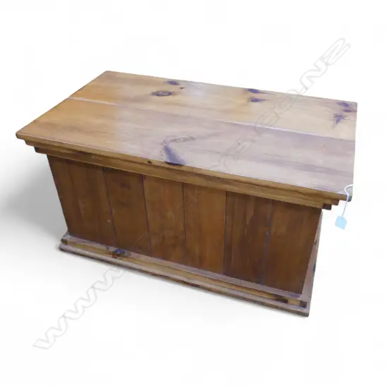PINE BLANKET BOX 950x540x500mm