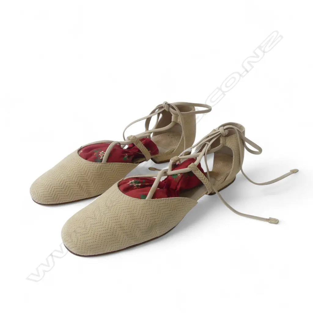 GIORGIO ARMANI WOMAN'S DRESS SHOE 'Samba Sabbia' 38 1/2 'VERO CUIO' in original box. Have been worn Image 1++