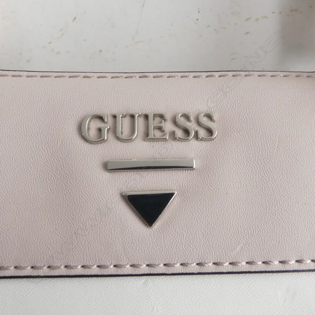 UNUSED GUESS HANDBAG, 380 x 280mm some marks Image 1++