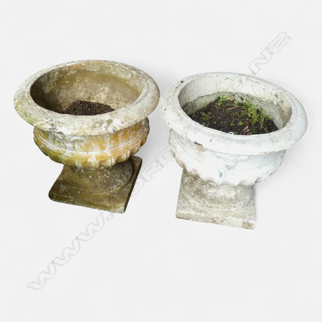 PR WHITE PAINTED CONCRETE URN PLANTERS H.350mm Image 1++