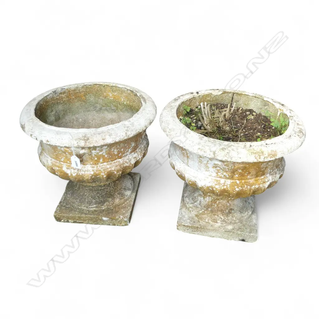 PR WHITE PAINTED CONCRETE URN PLANTERS H.350mm Image 1++