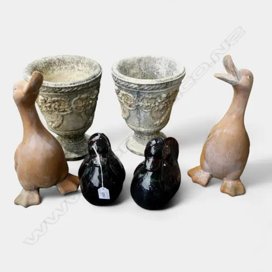 2 PRS CERAMIC DUCKS H.350mm + PR GARDEN POTS H.265mm