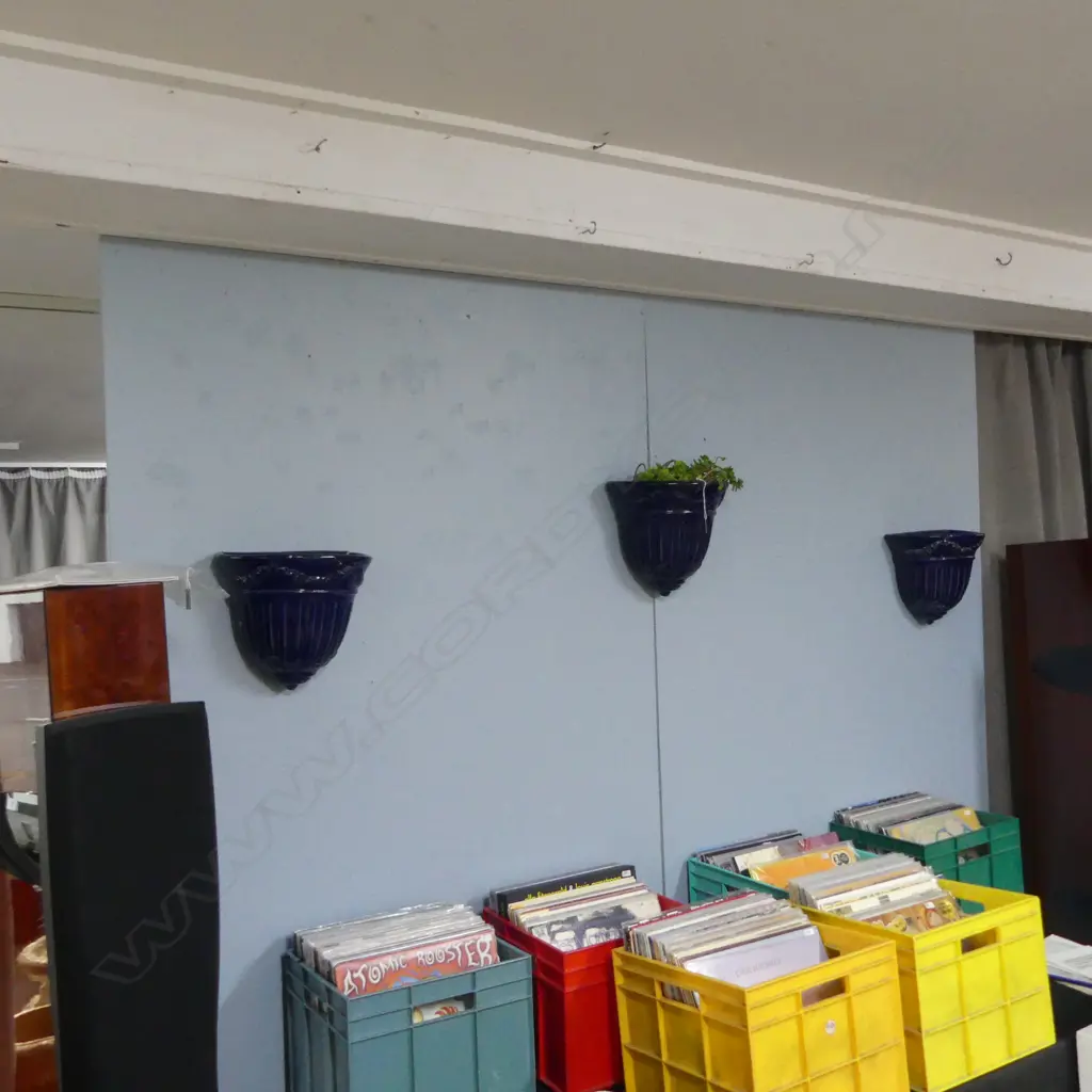 3 BLUE GLAZED WALL PLANTER POTS H.270mm Image 1++