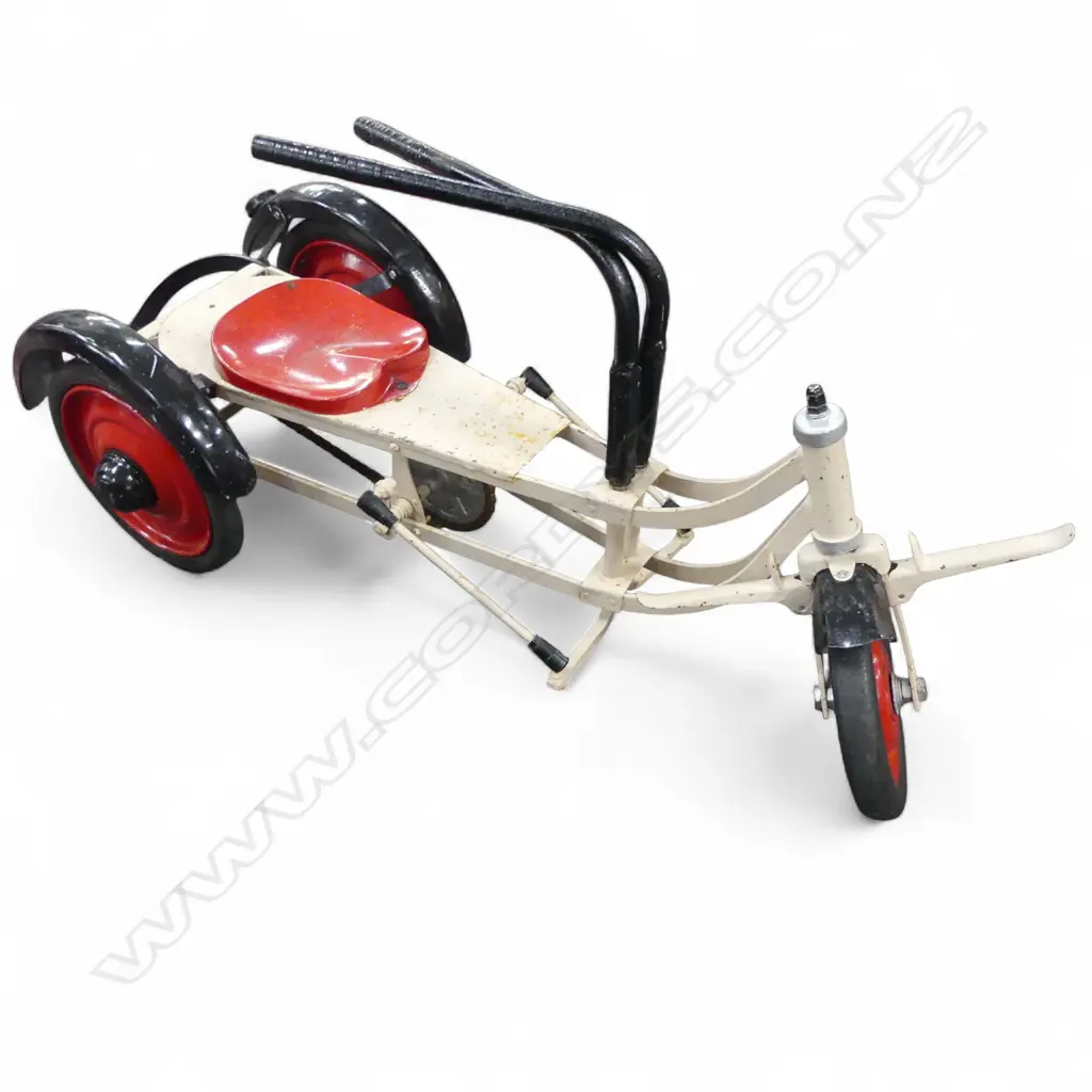 VINTAGE FRENCH CHILDS TRIKE L.1000mm Image 1++