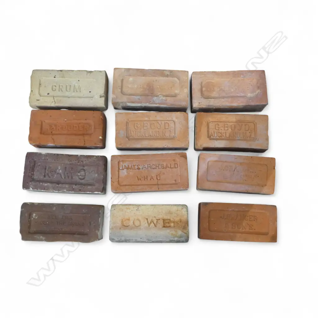 12 ASST. N.Z. BRICKS INCLUDES G. BOYD AUCKLAND/KAMO/CRUM Image 1++