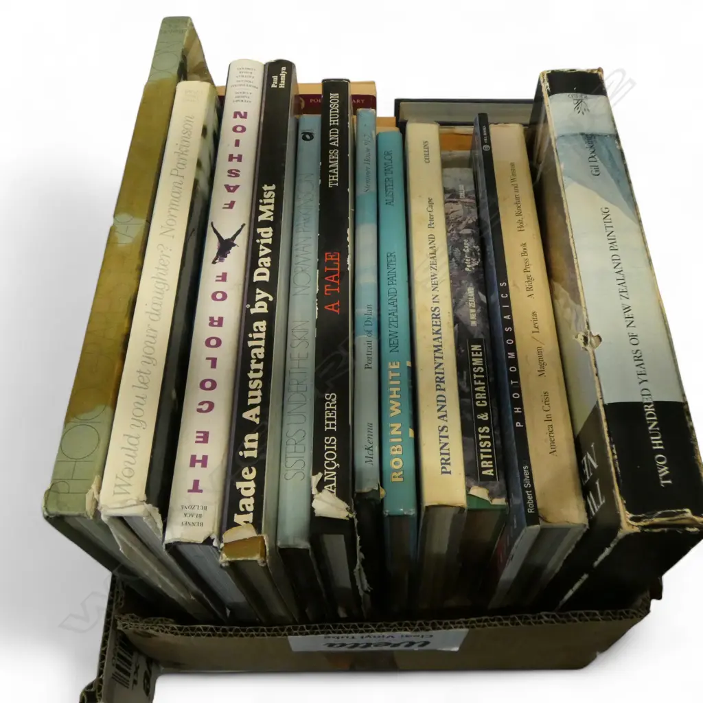 ASST. ART BOOKS Image 1++