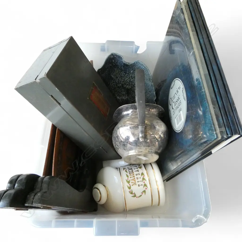 ASST. ITEMS; EP TEAPOT, EMPTY PHOTO ALBUMS ETC Image 1++