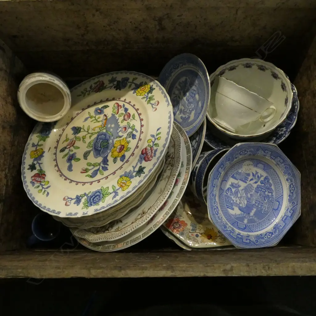 ASST. CHINA (FAULTS) IN WOODEN CRATE Image 1++