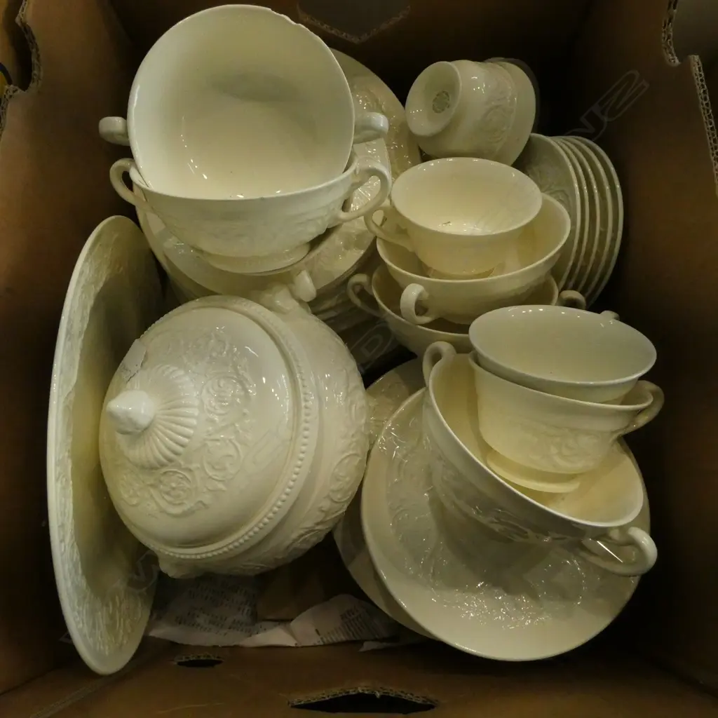 WEDGWOOD PATRICIAN DINNER SET, FAULTS Image 1++