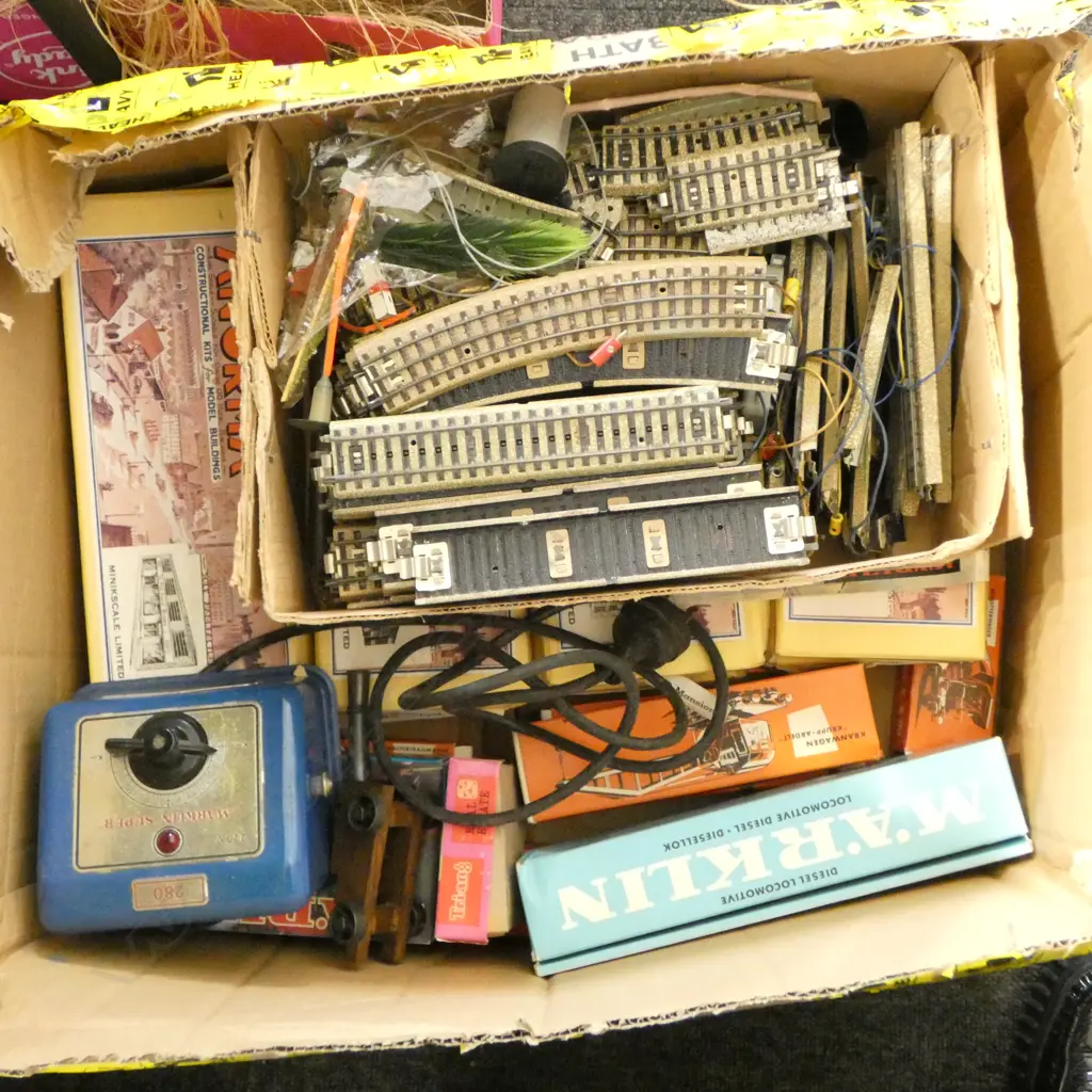 LARGE MARKLIN ELECTRIC TRAIN SET  Image 1++