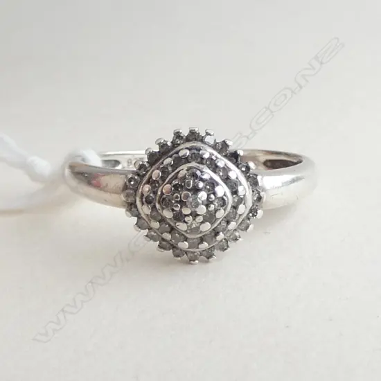 ST. SILVER AND DIAMOND RING (VAL) TDW 0.25cts (diamond missing) SIZE P