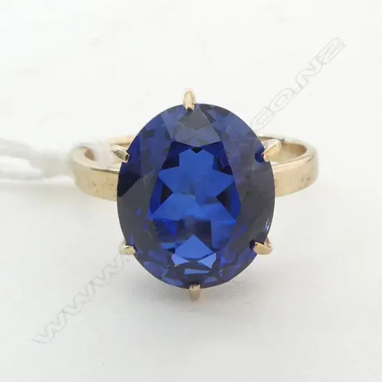 9ct YELLOW GOLD &  SYN BLUE STONE RING 3.1gms SIZE L