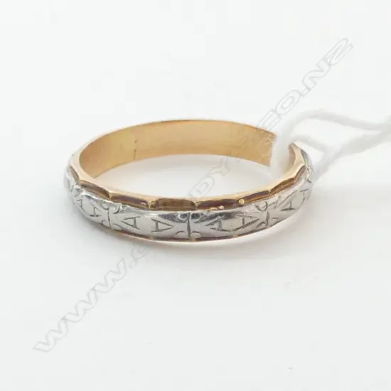VINTAGE 18ct YELLOW GOLD & PLADIUM BAND RING 3.26gms SIZE O