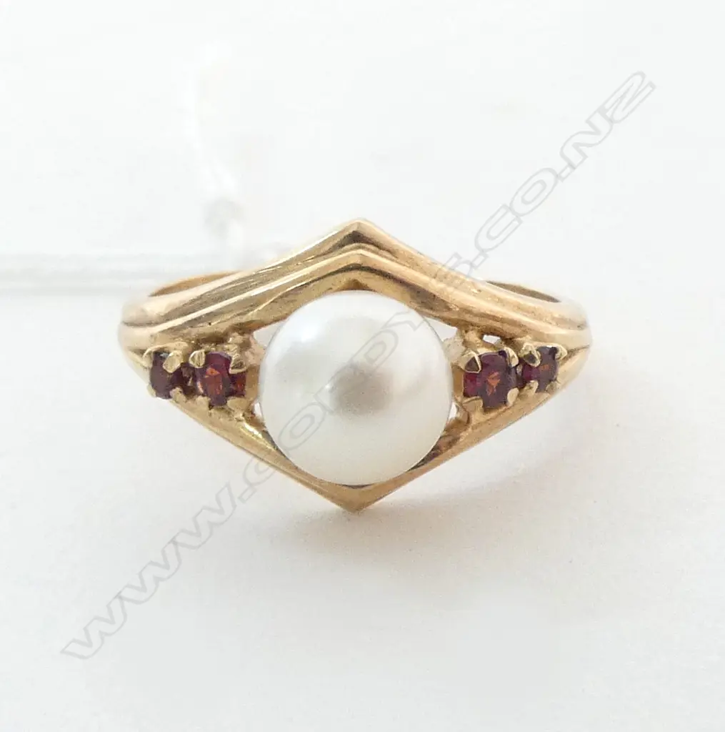 9ct YELLOW GOLD PEARL & GARNET RING 3gms SIZE O Image 1++