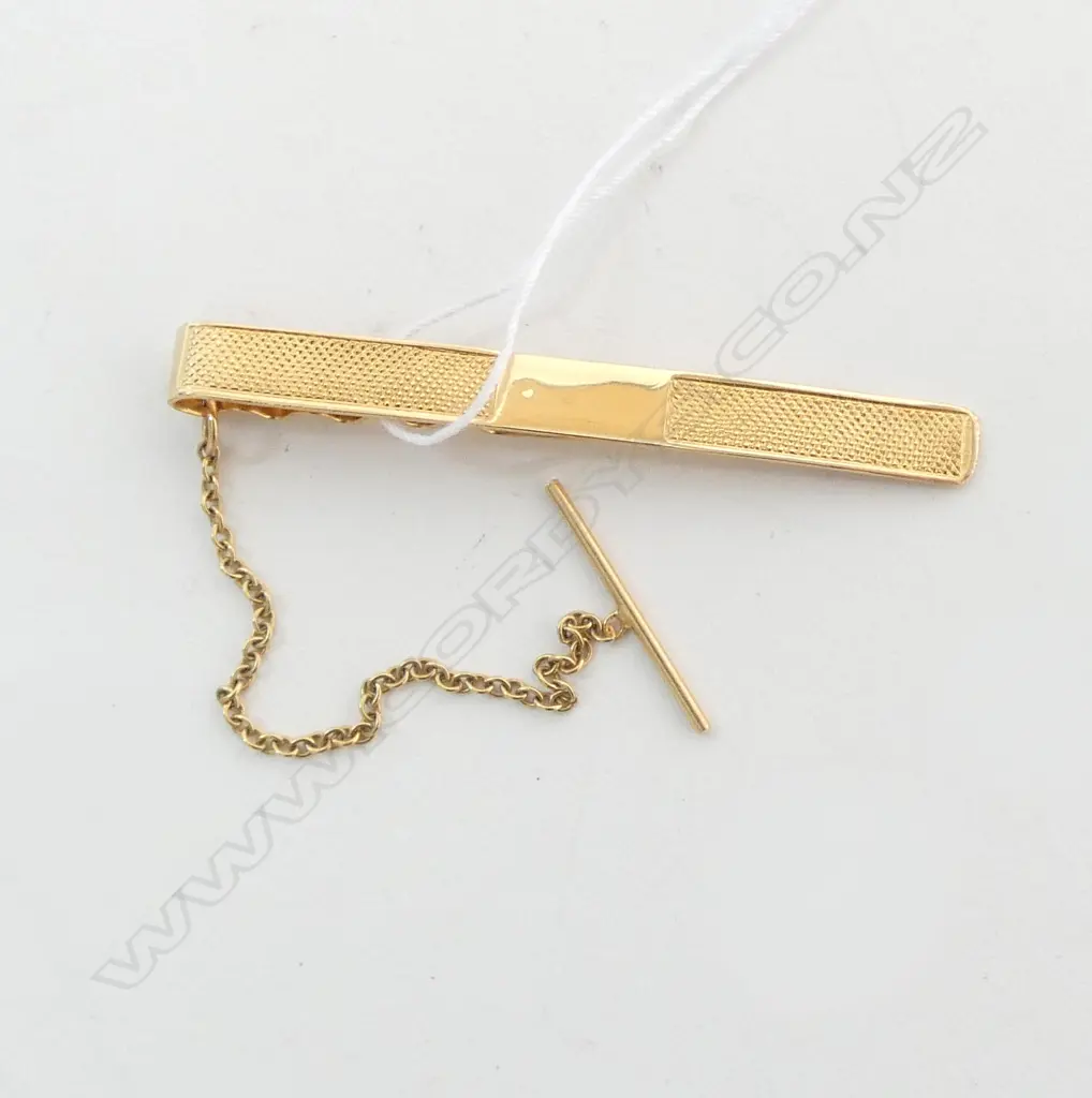 18CT Y/GOLD GENTS TIE SLIDE with safety chain 6.2gms Image 1++