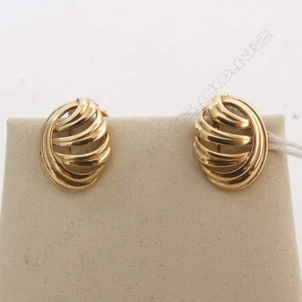 PR 9ct GOLD CLIP ON EARINGS 4.34gms Image 1++