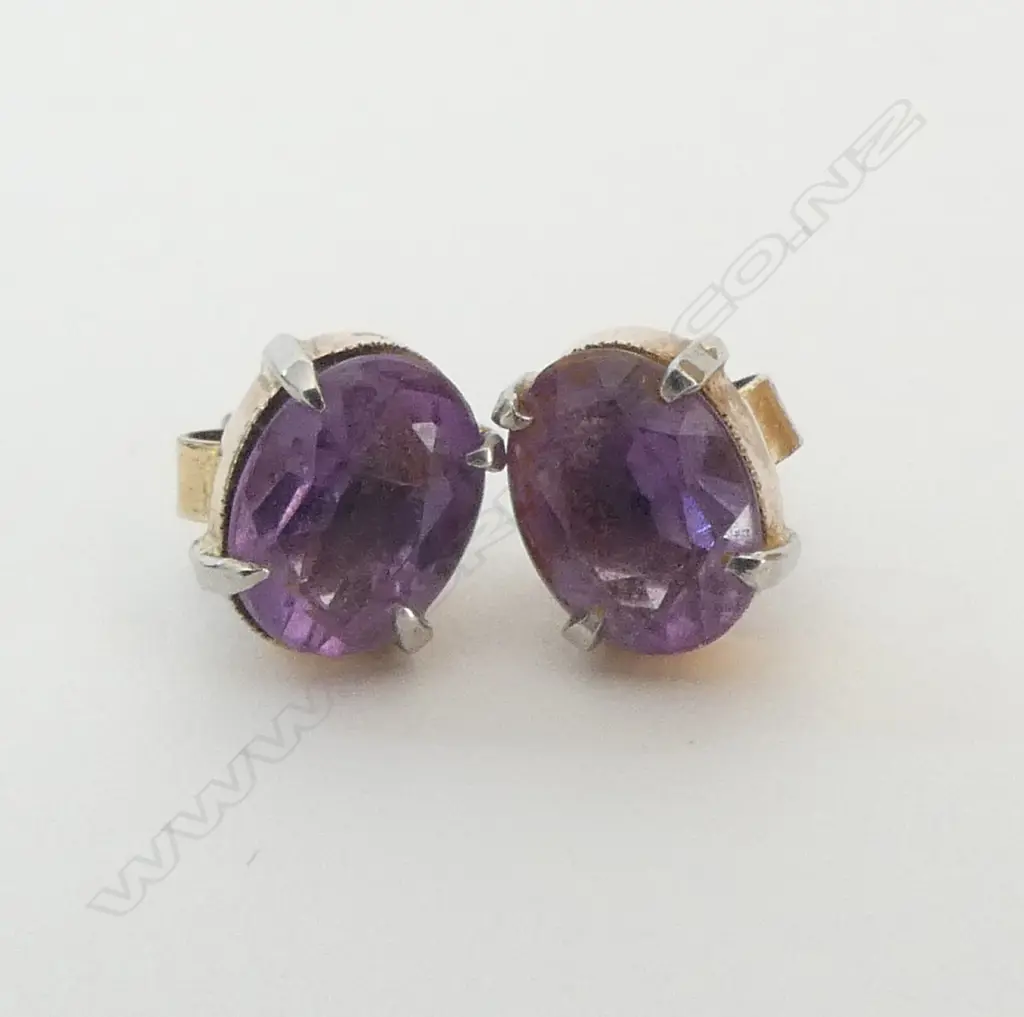 PR 9ct GOLD & AMETHYST EARRINGS 1.9grms Image 1++