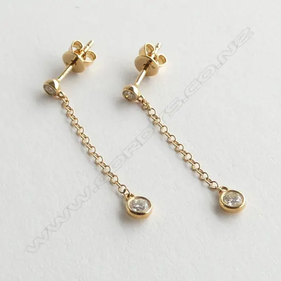 **RTV**  PR 18ct DIAMOND DROP STUDS, DIA=0.36ct, 1.1gm